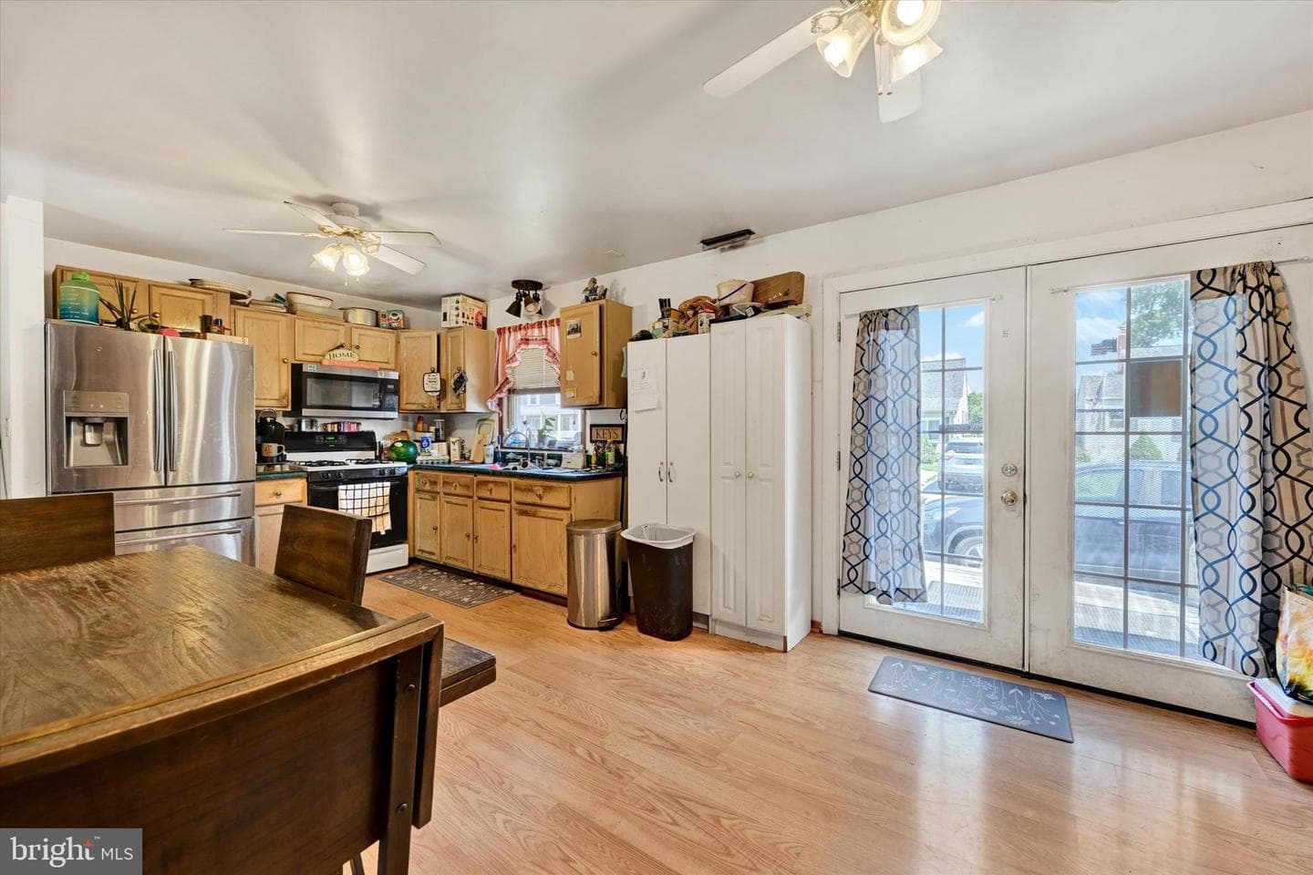 2820 Ross Avenue photo 4