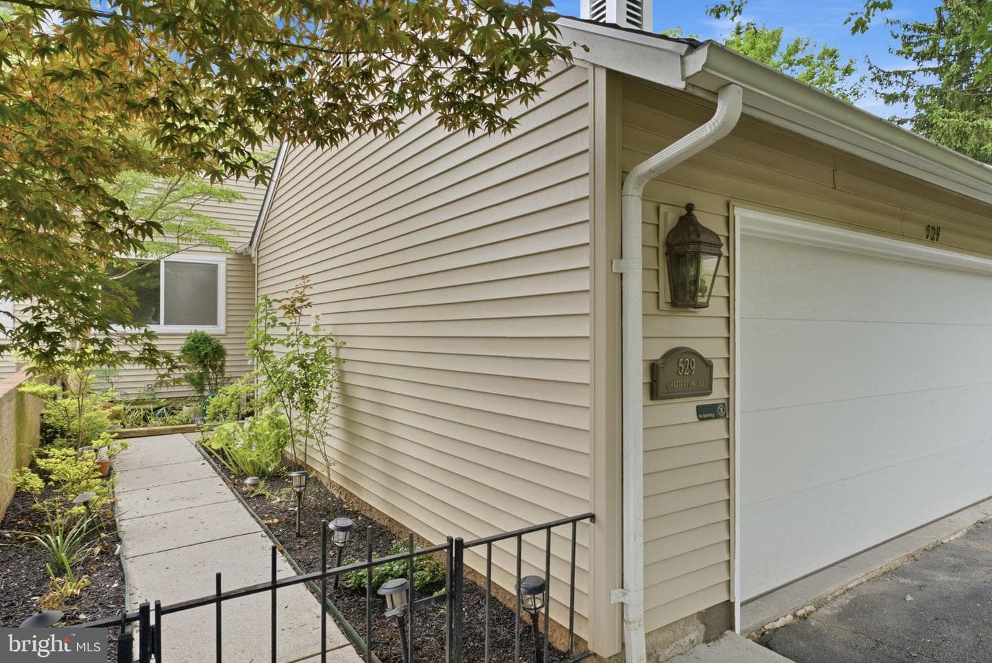 529 Chatterton Road photo 3