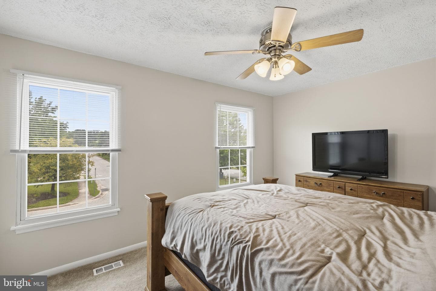 8 London Perry Court photo 16