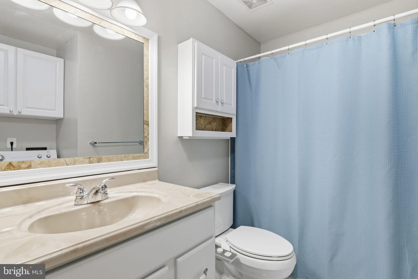 8 London Perry Court photo 19