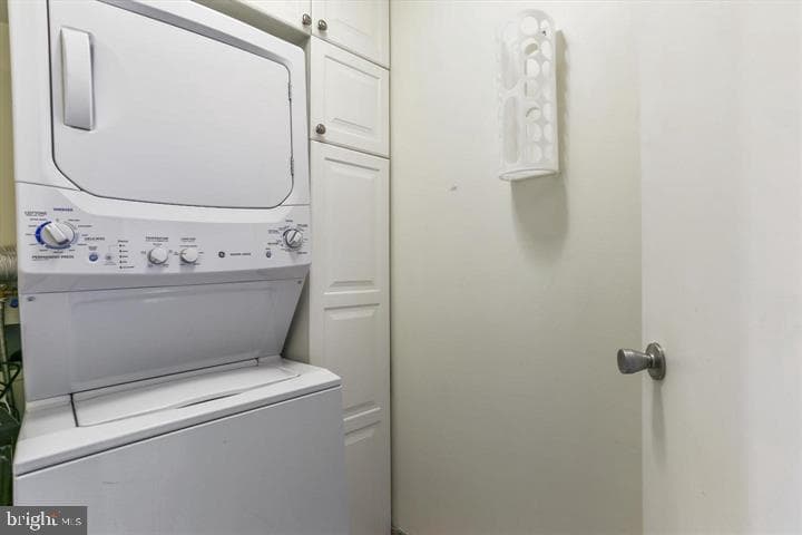 205 E Joppa Road #1601 photo 35
