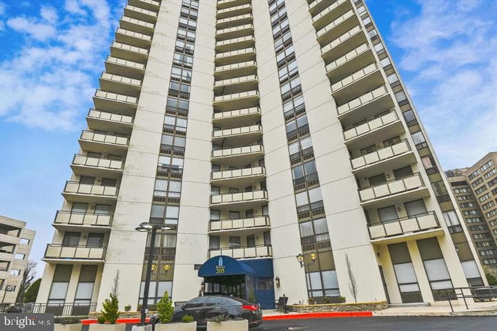205 E Joppa Road #1601 photo 4