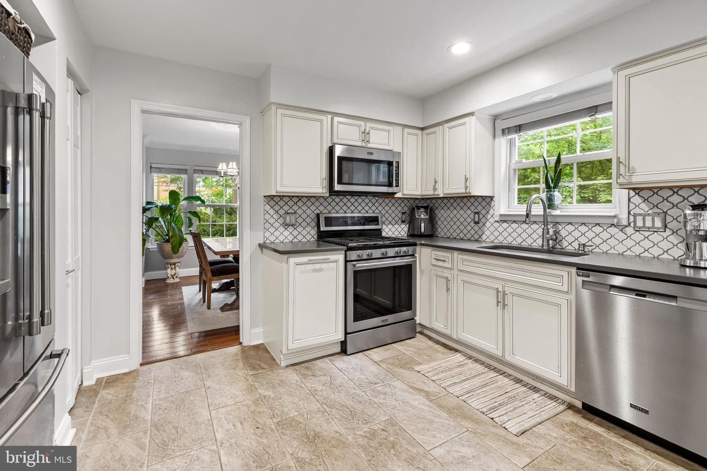 1101 Saint Albans Road photo 10
