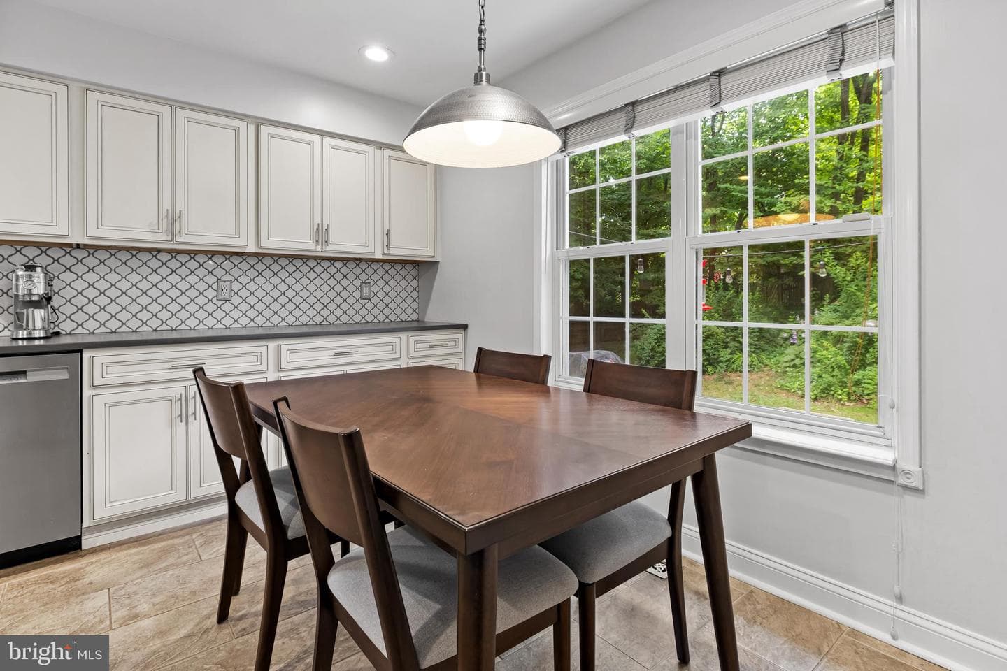 1101 Saint Albans Road photo 12