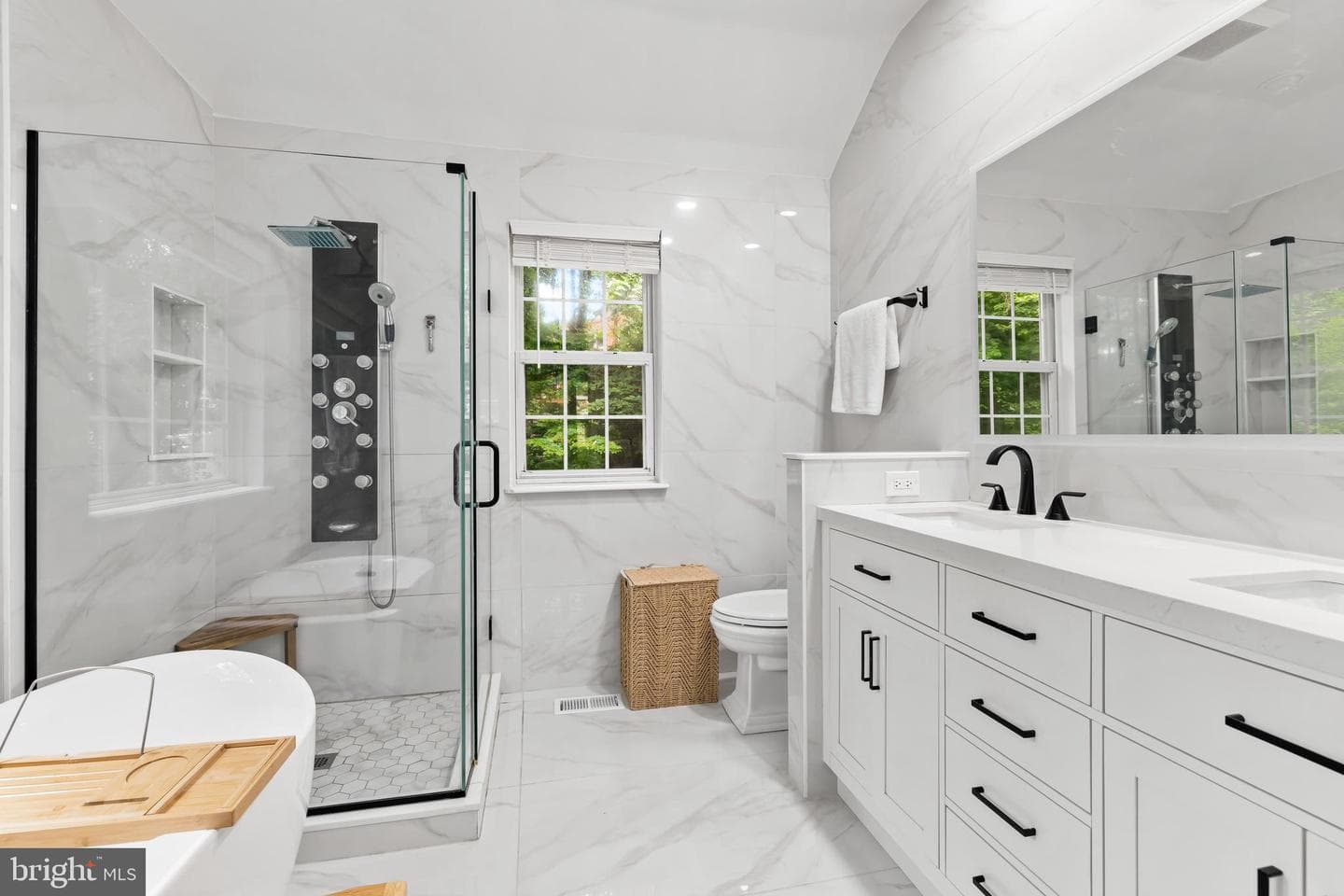 1101 Saint Albans Road photo 23