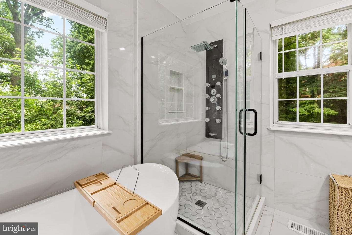 1101 Saint Albans Road photo 24