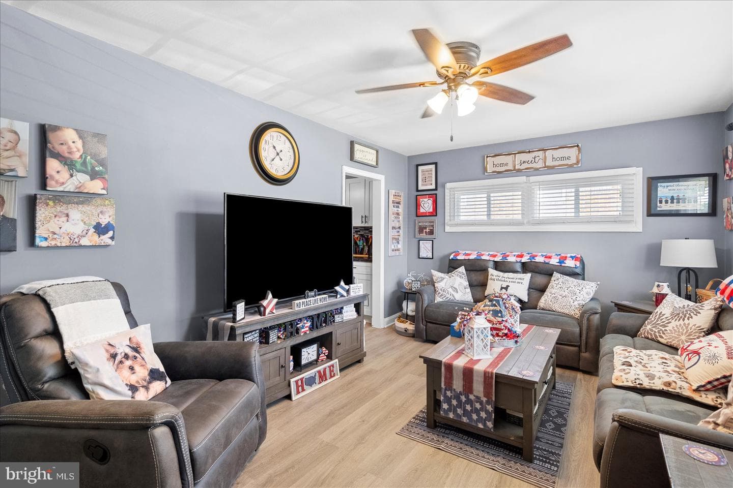 2827 Erie Avenue photo 3