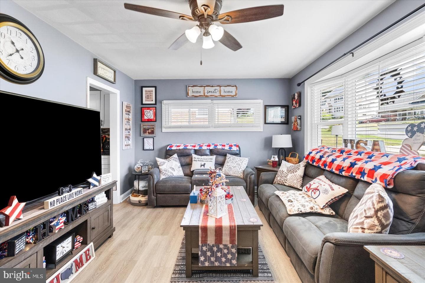2827 Erie Avenue photo 4