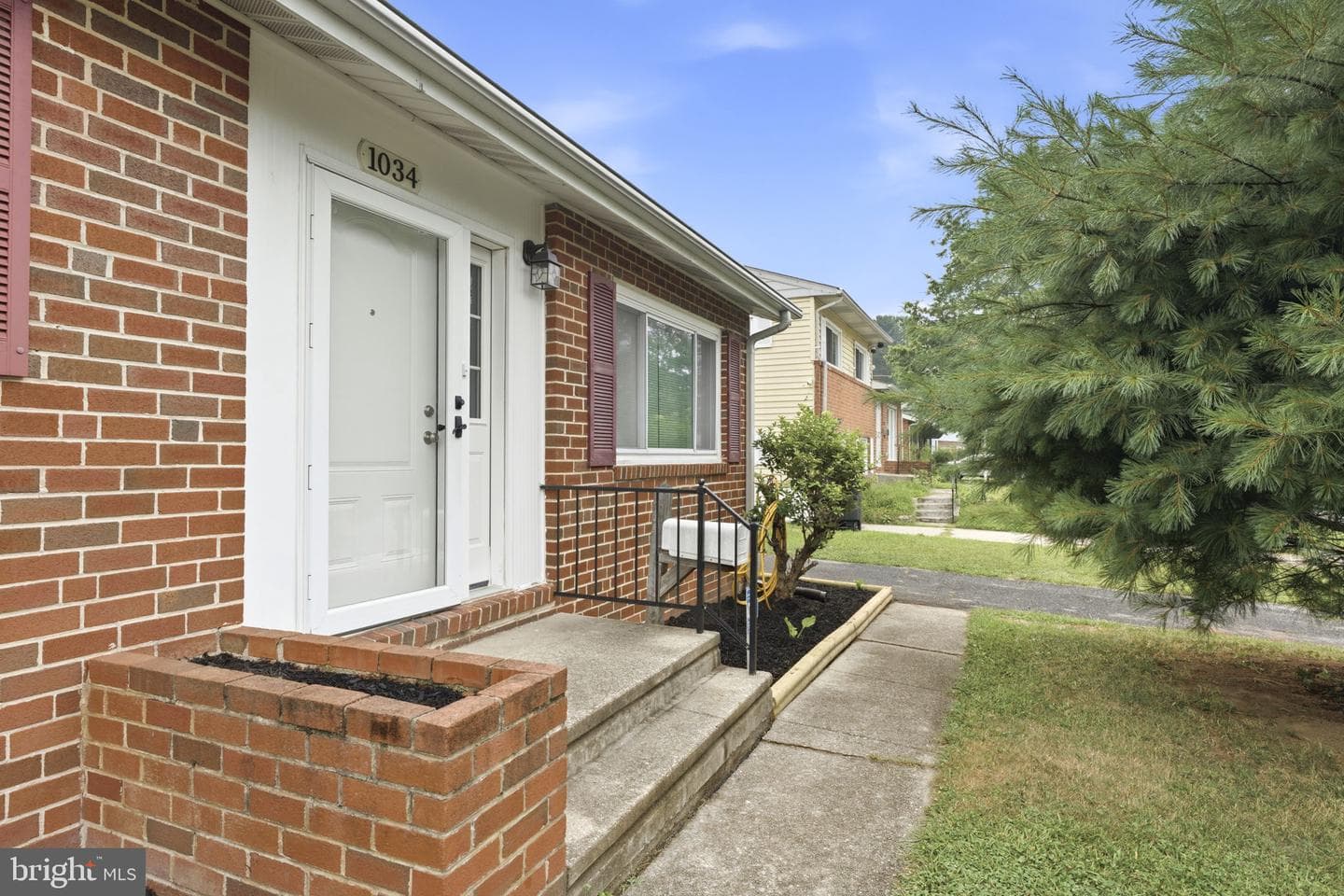 1034 Lakemont Road photo 2