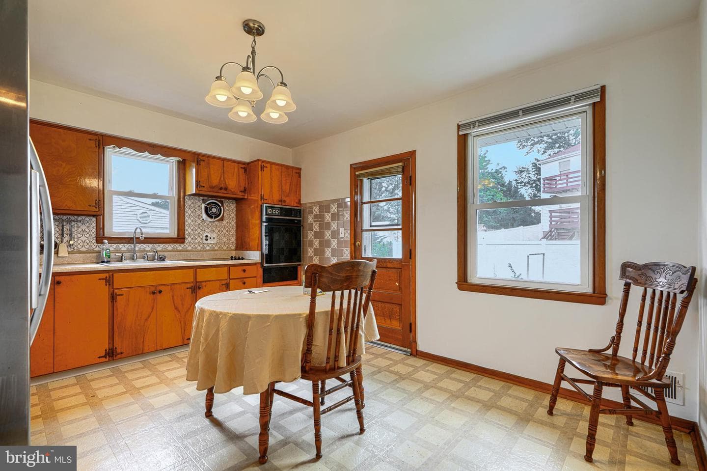 9607 Alda Drive photo 9