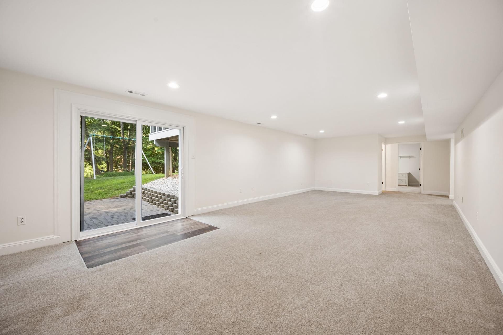 607 Oak Farm Court photo 12