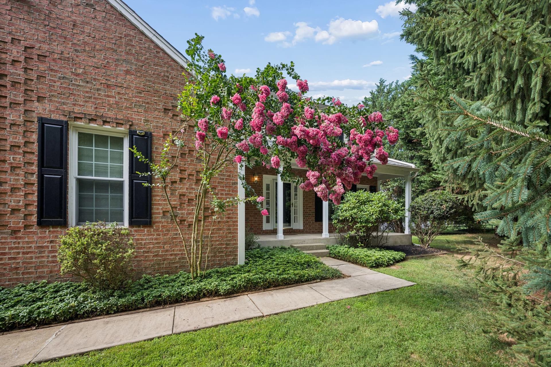 607 Oak Farm Court photo 18