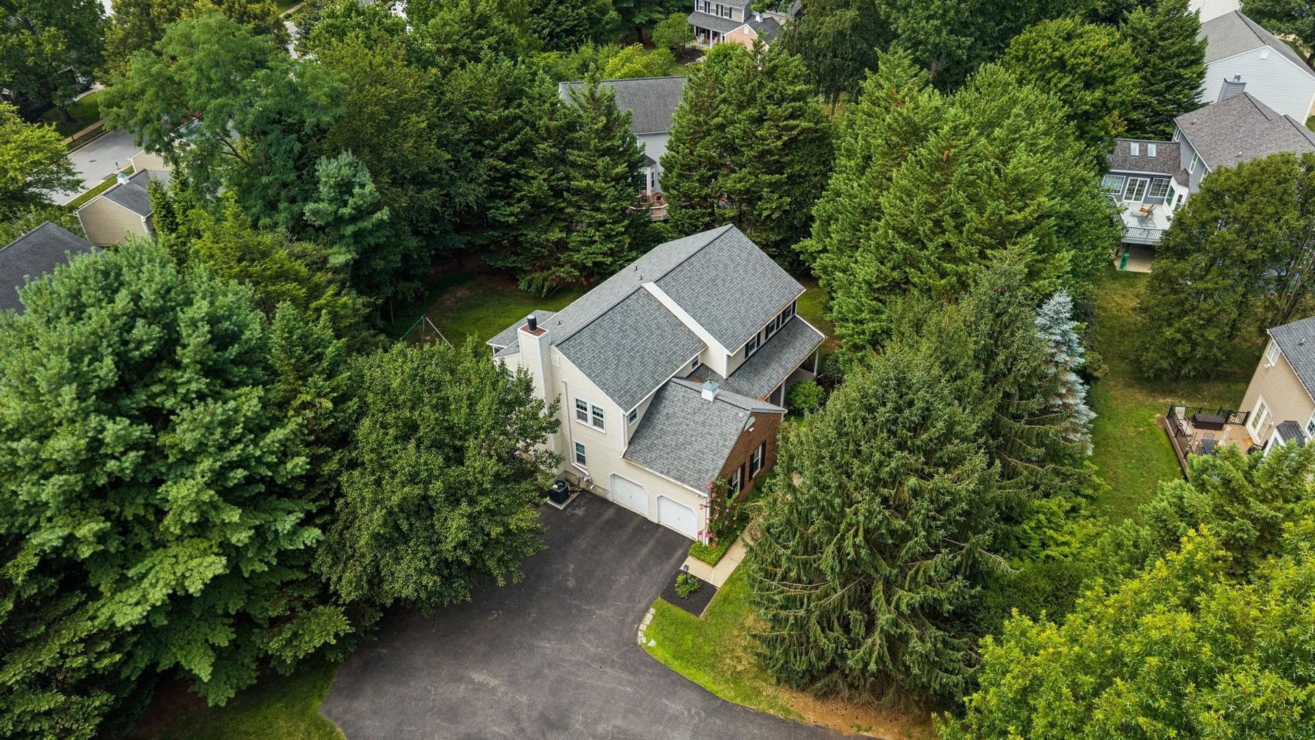 607 Oak Farm Court photo 2