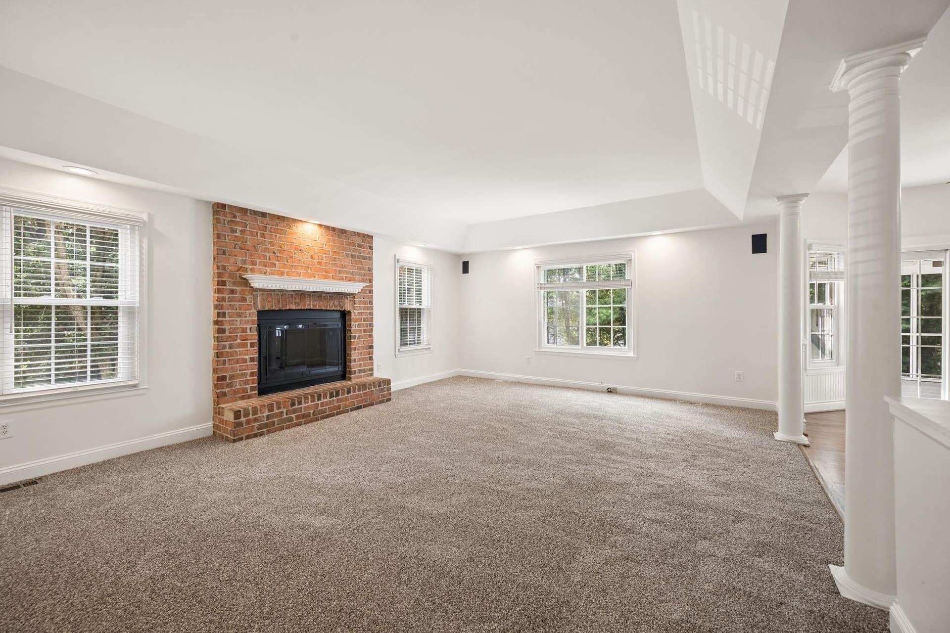 607 Oak Farm Court photo 23