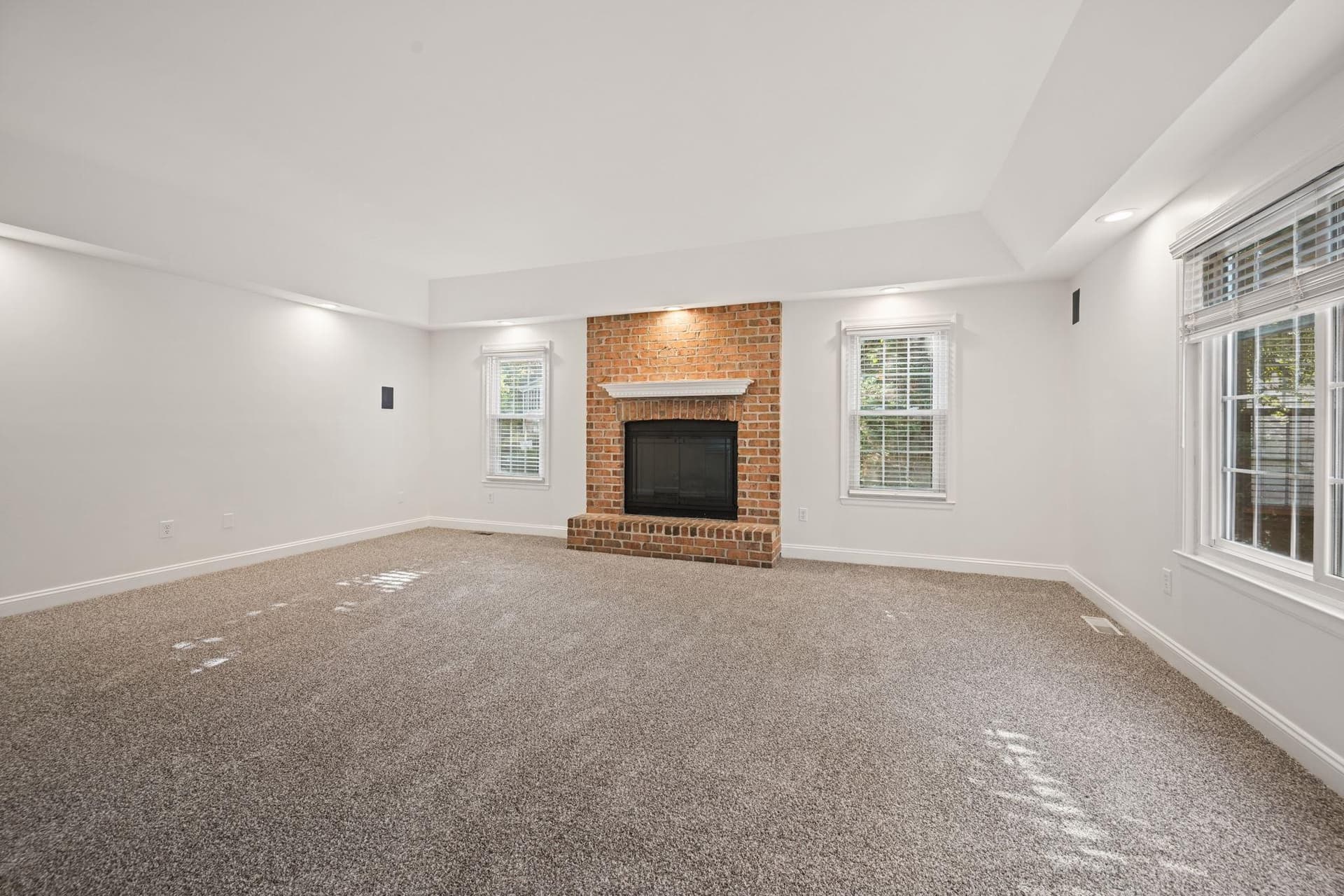 607 Oak Farm Court photo 24