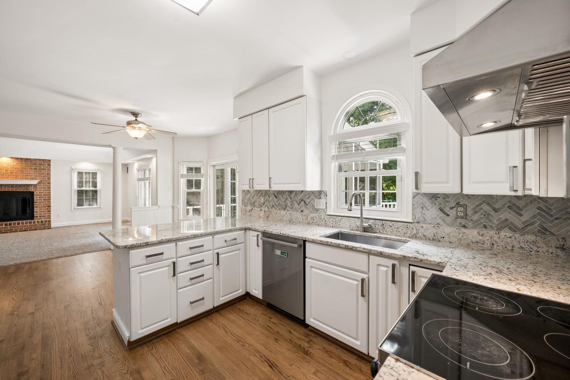 607 Oak Farm Court photo 26