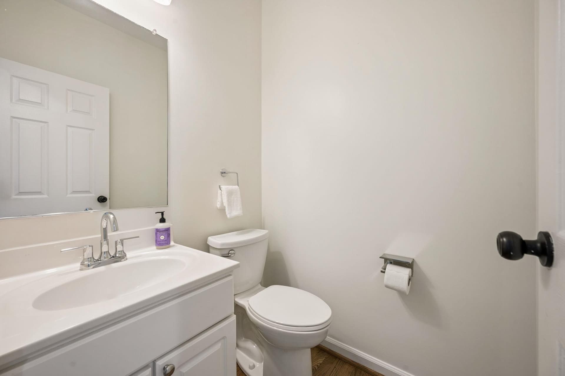 607 Oak Farm Court photo 32