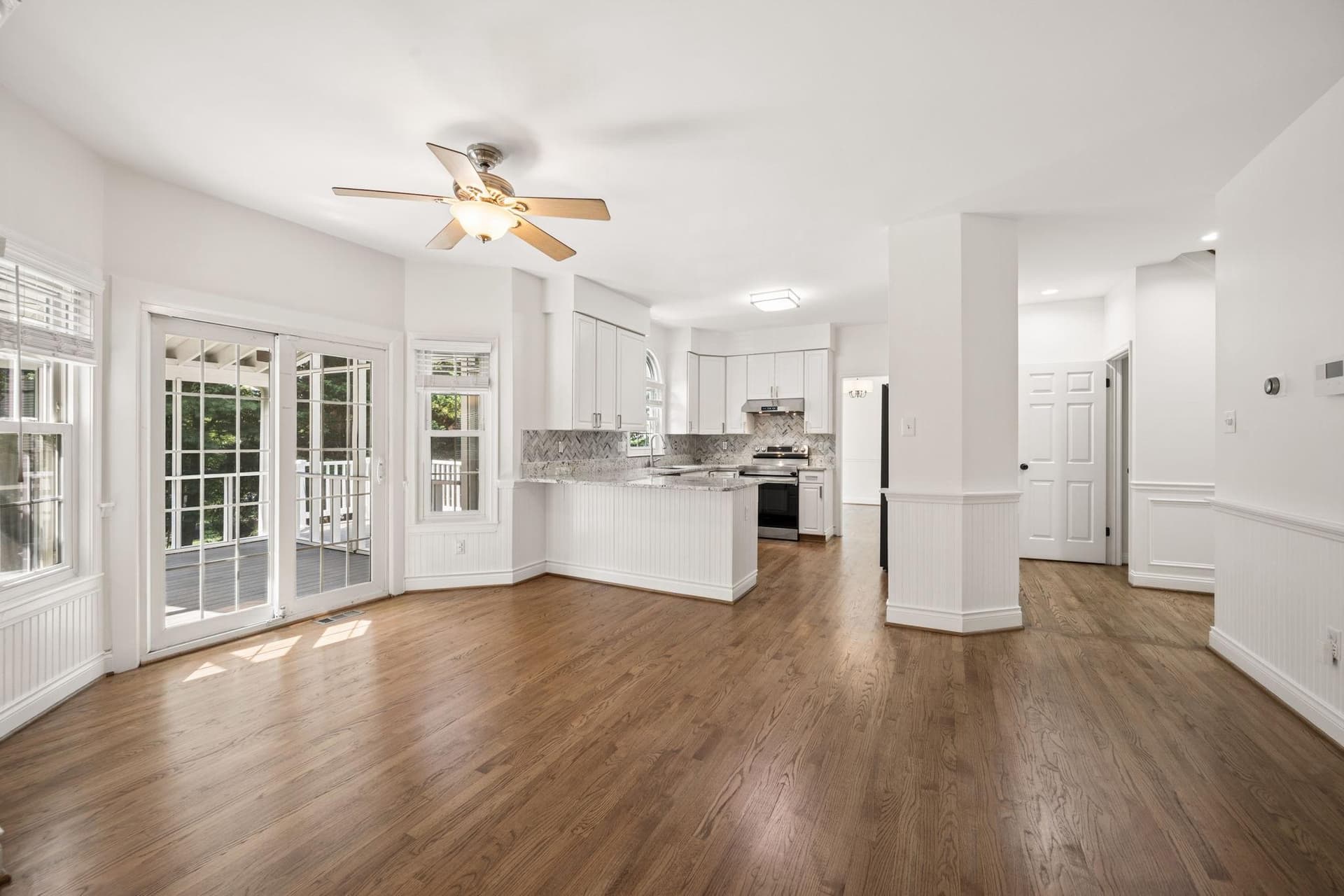 607 Oak Farm Court photo 4
