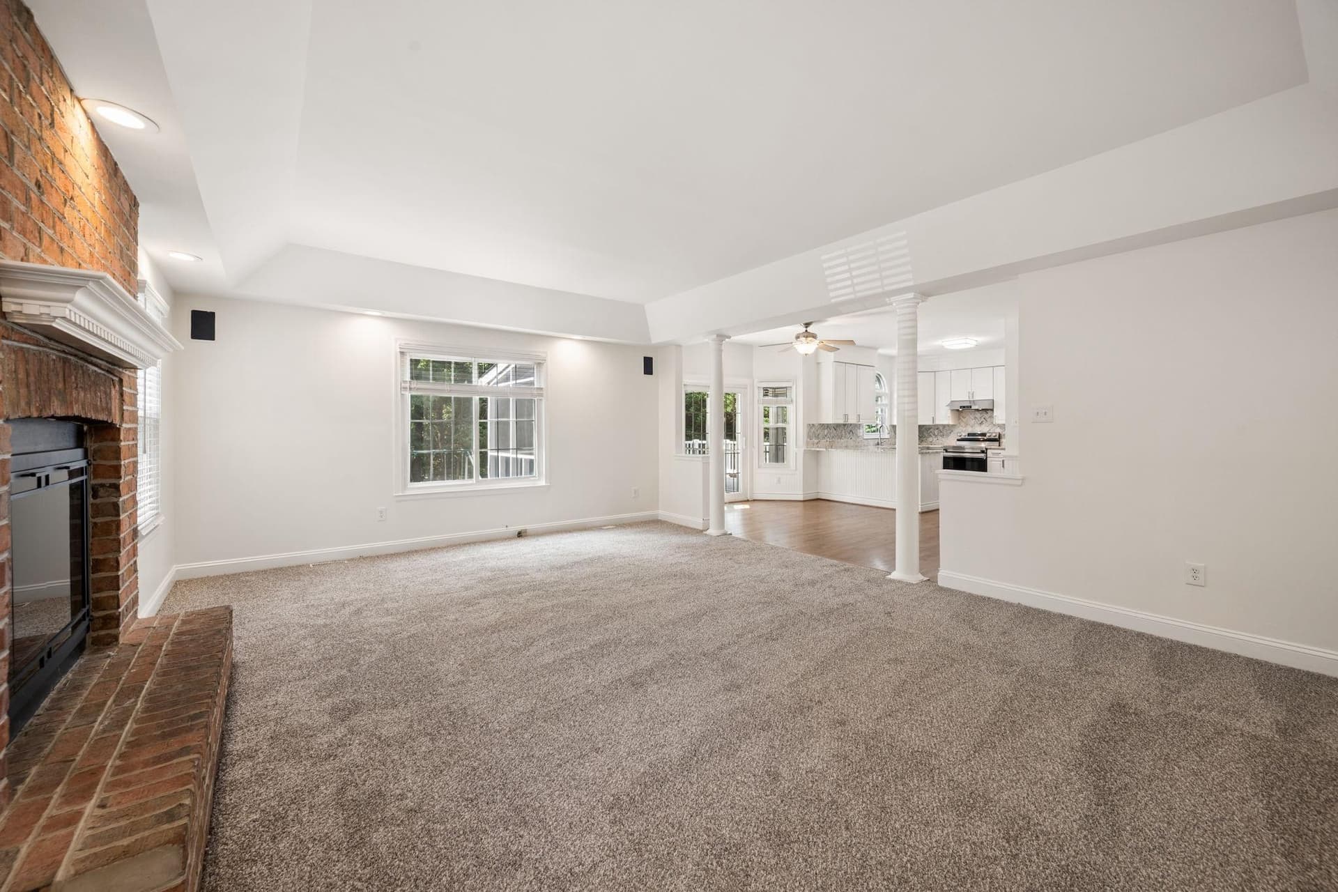607 Oak Farm Court photo 5