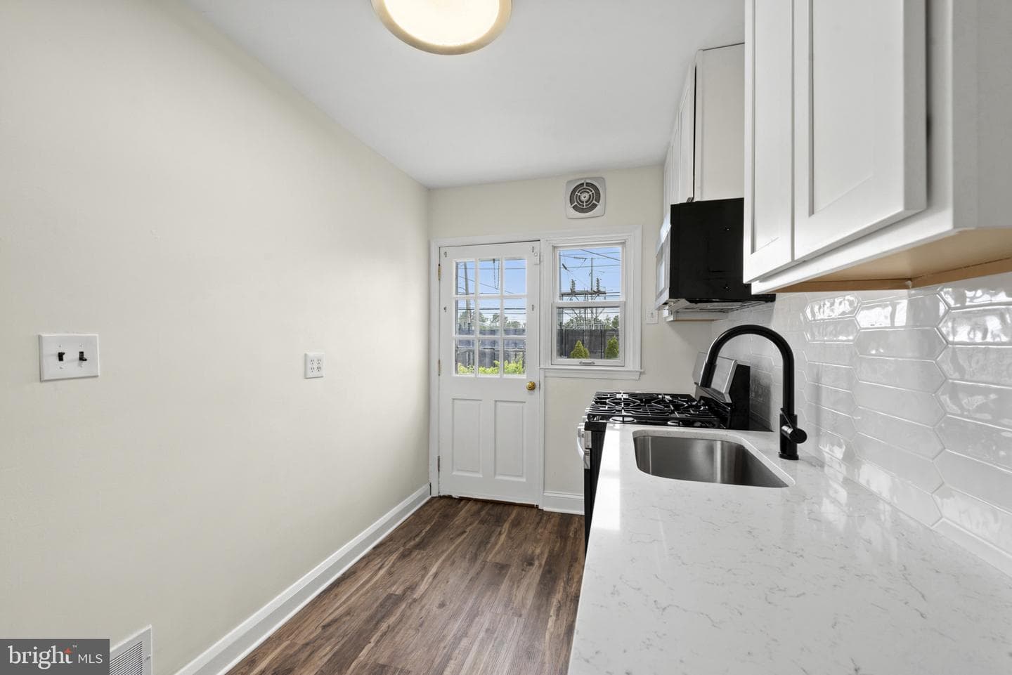 2207 Hawthorne Road photo 13
