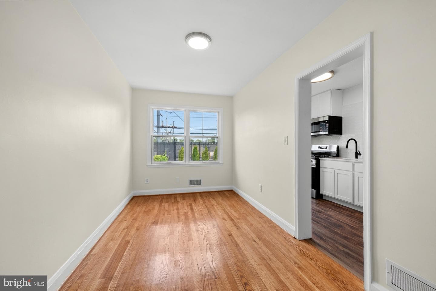 2207 Hawthorne Road photo 9