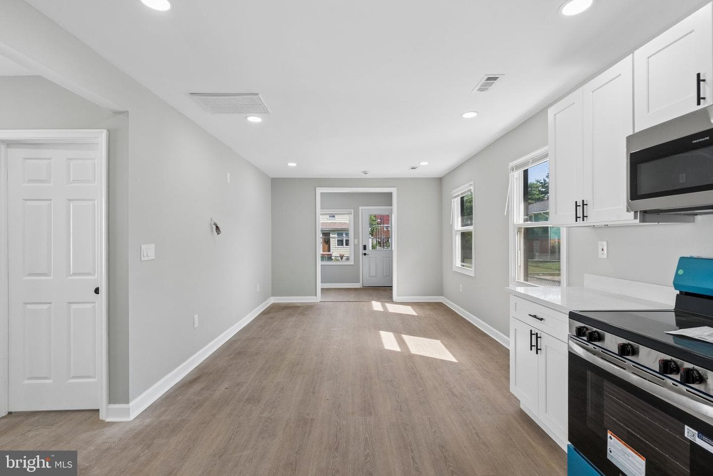 111 Oak Street photo 11