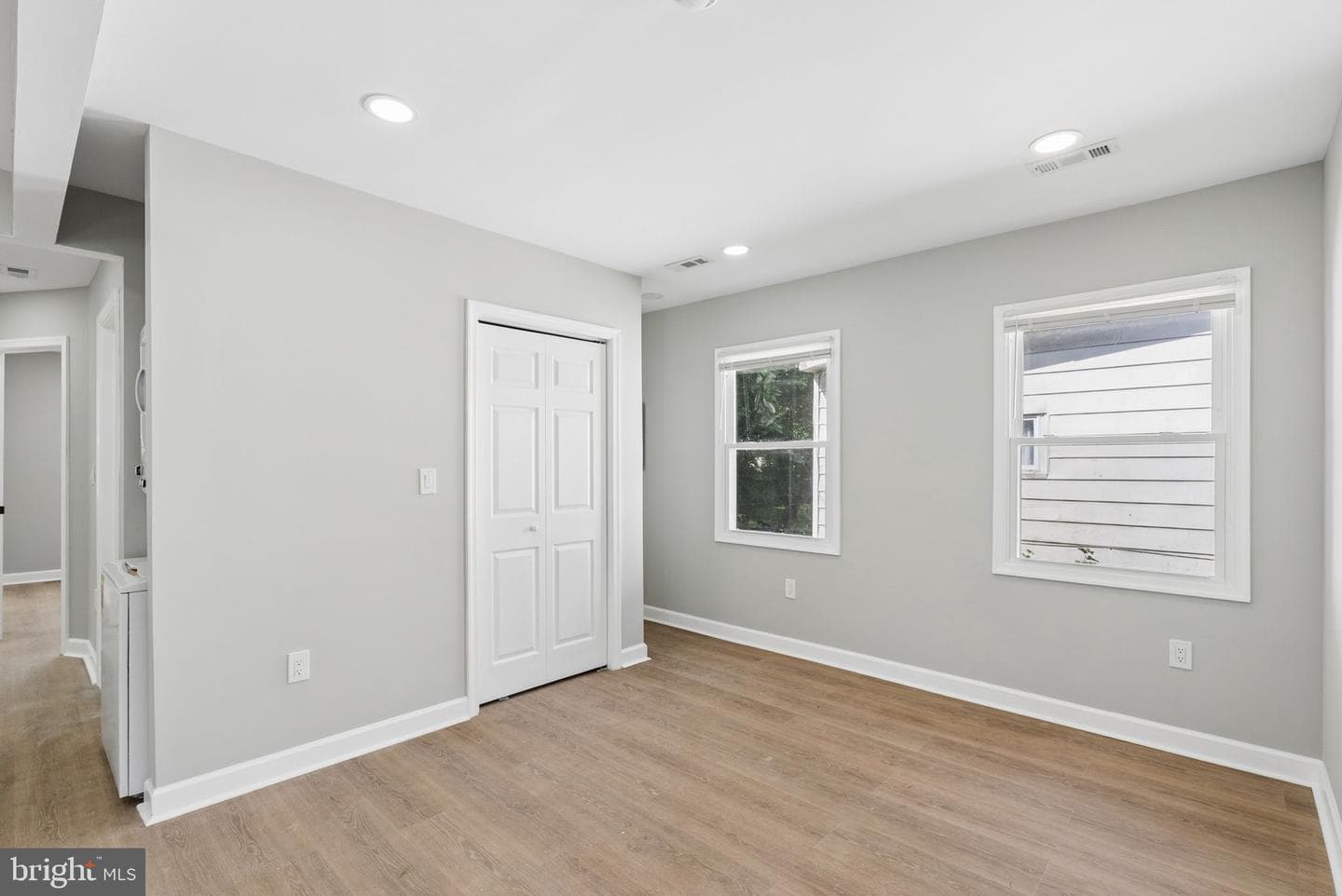 111 Oak Street photo 12