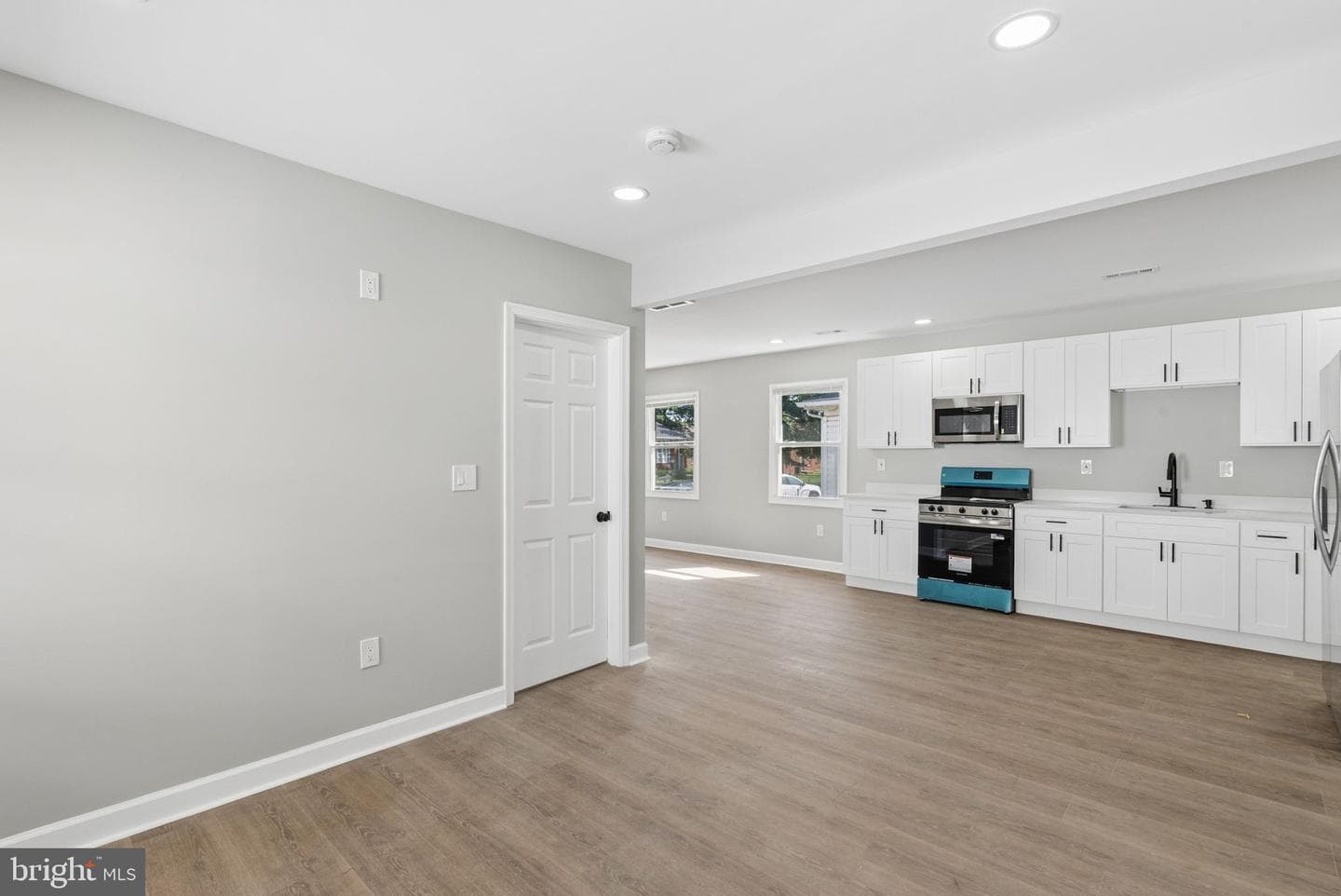 111 Oak Street photo 13