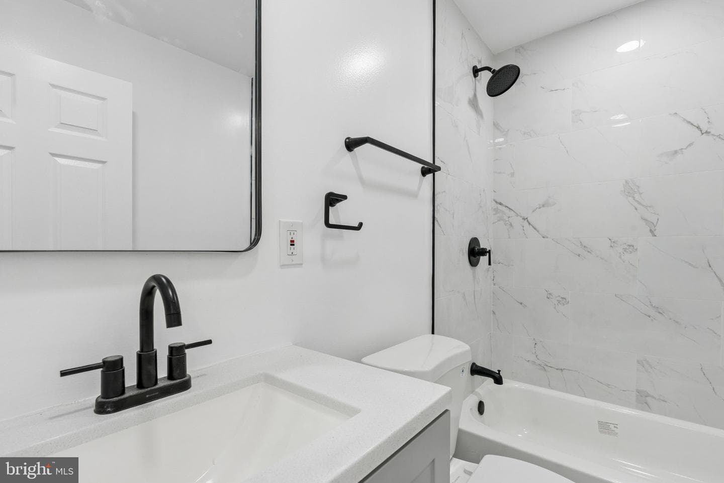 111 Oak Street photo 14
