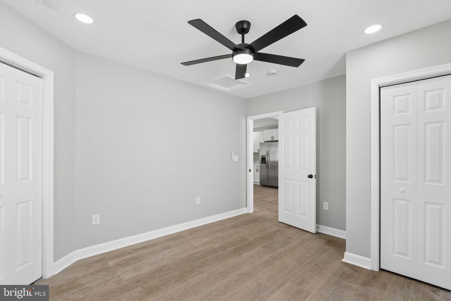 111 Oak Street photo 20