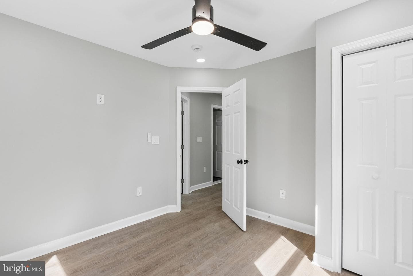 111 Oak Street photo 24
