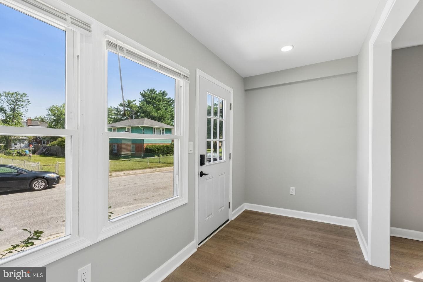 111 Oak Street photo 26