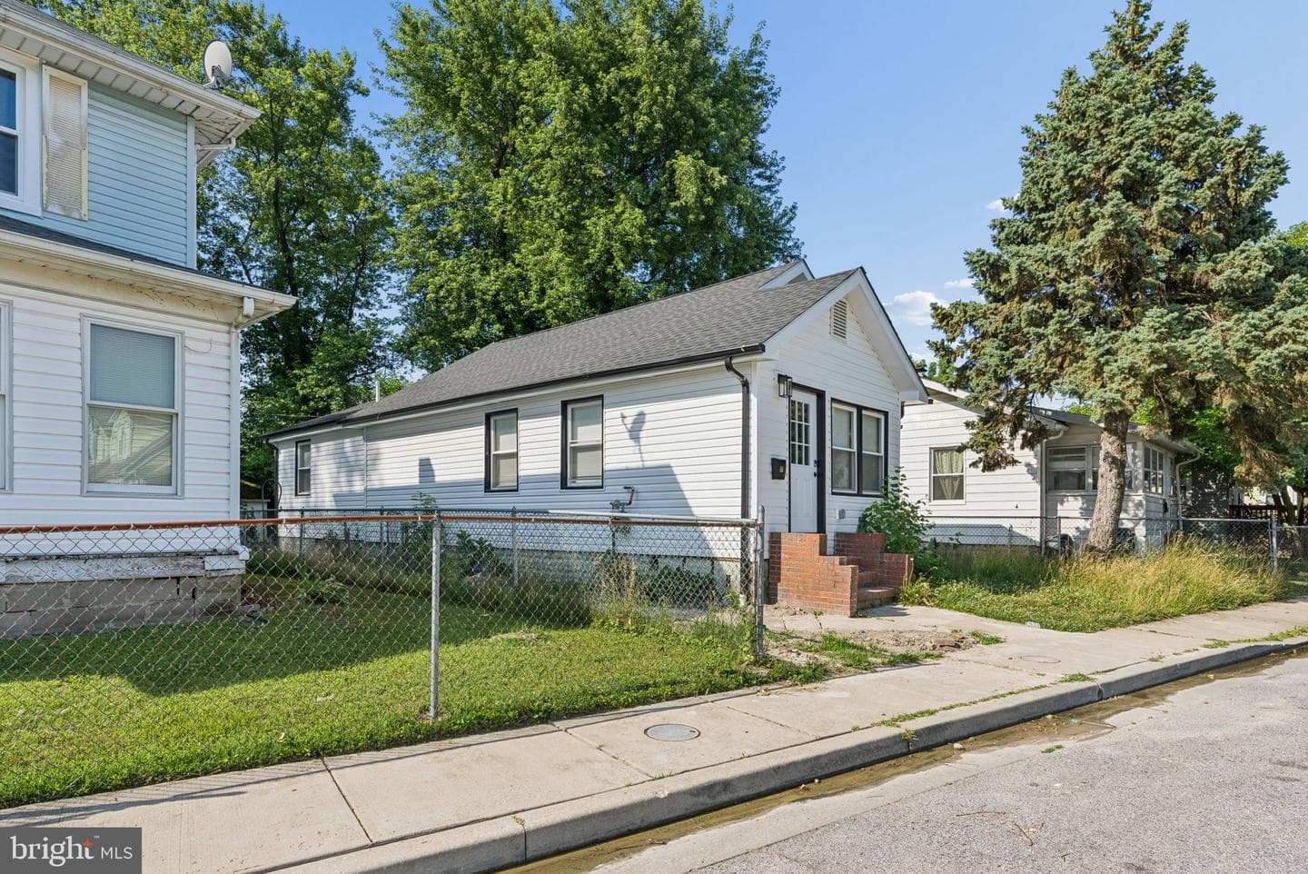 111 Oak Street photo 28
