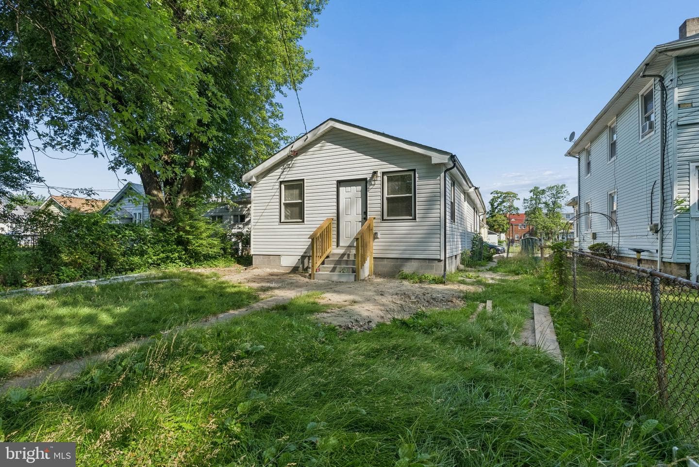 111 Oak Street photo 36