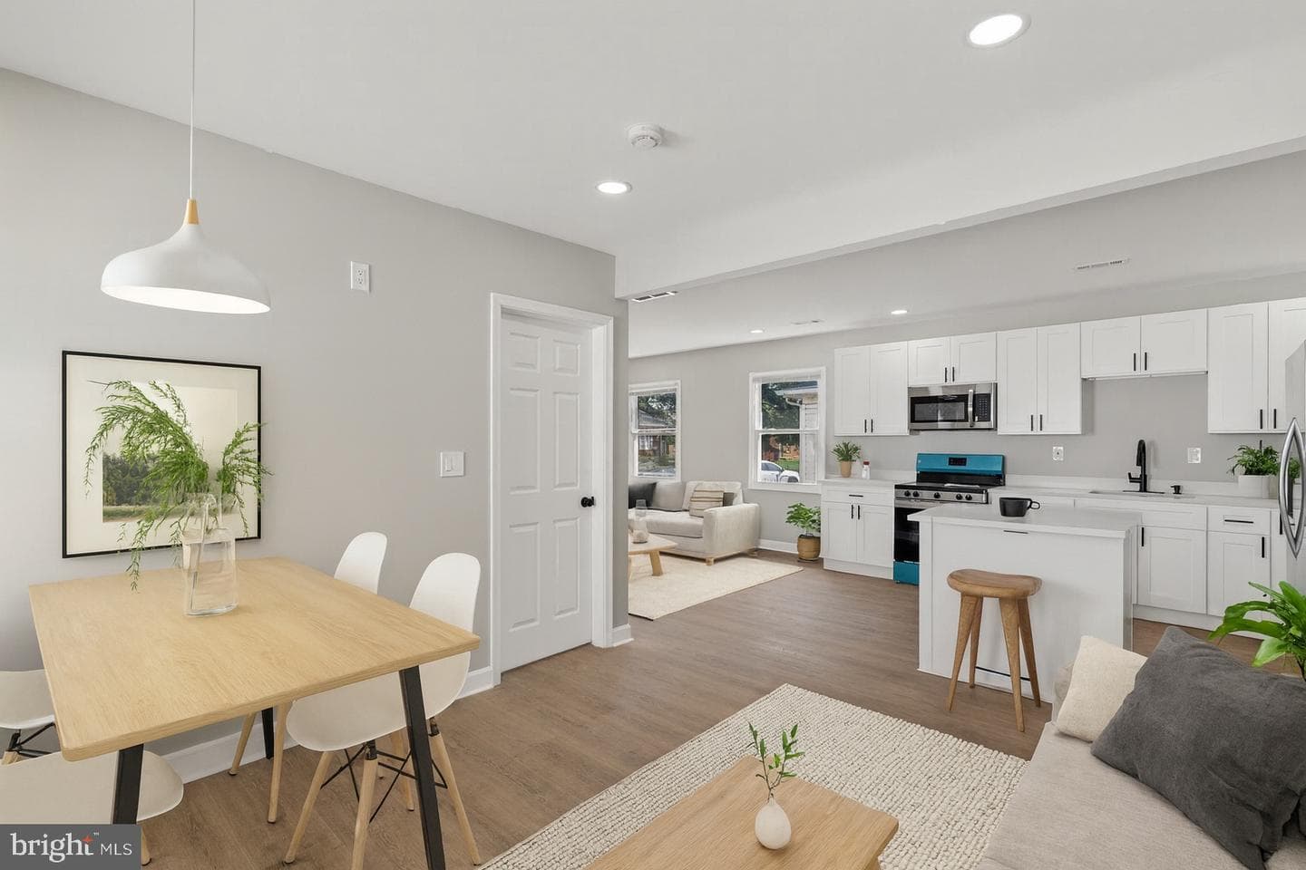 111 Oak Street photo 4