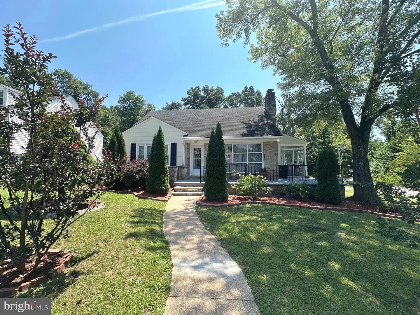 1901 Hillcrest Road photo 1