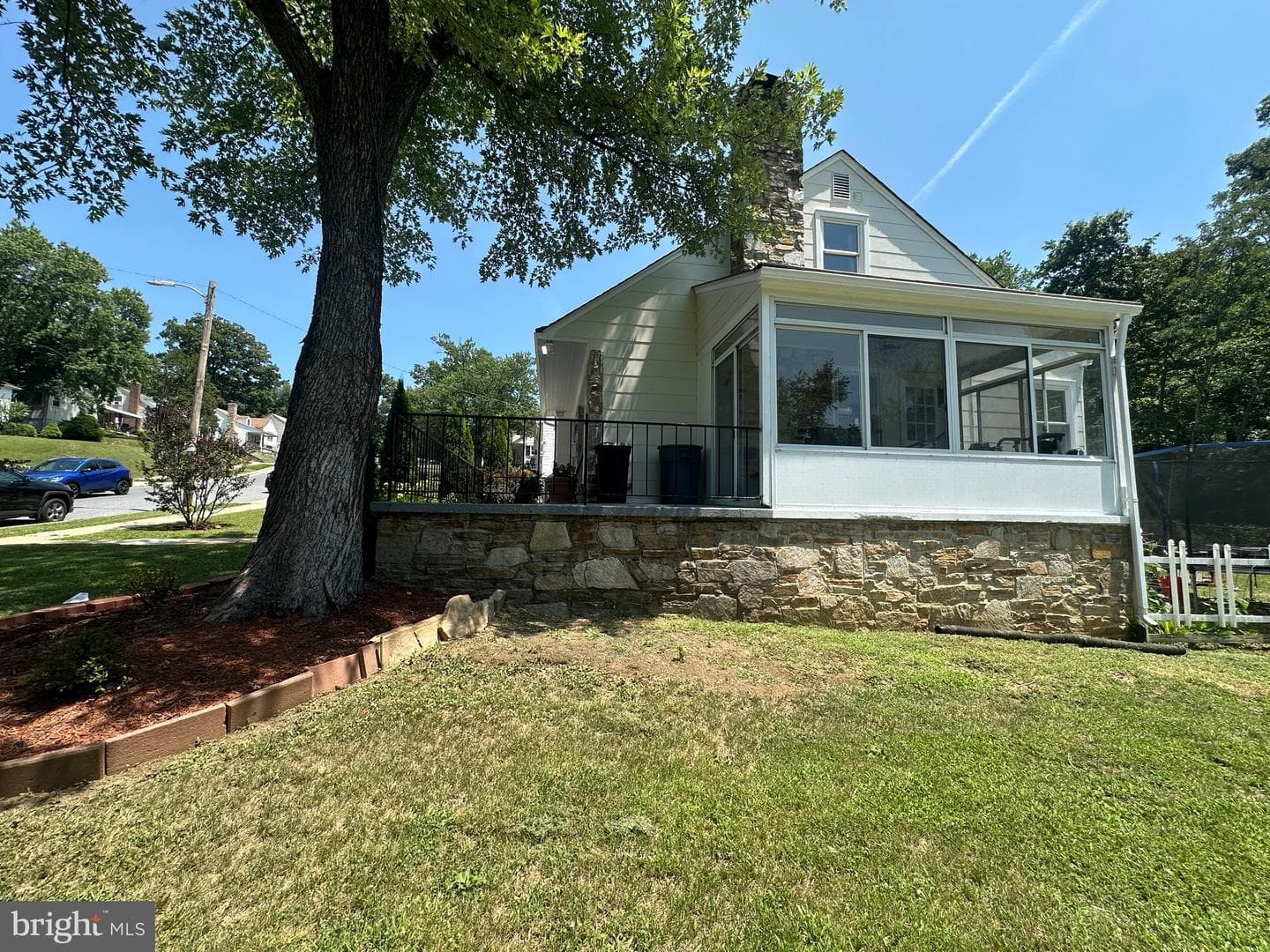 1901 Hillcrest Road photo 6