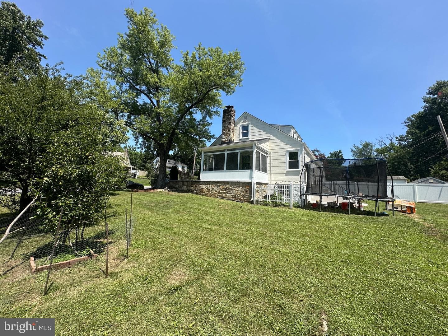 1901 Hillcrest Road photo 8