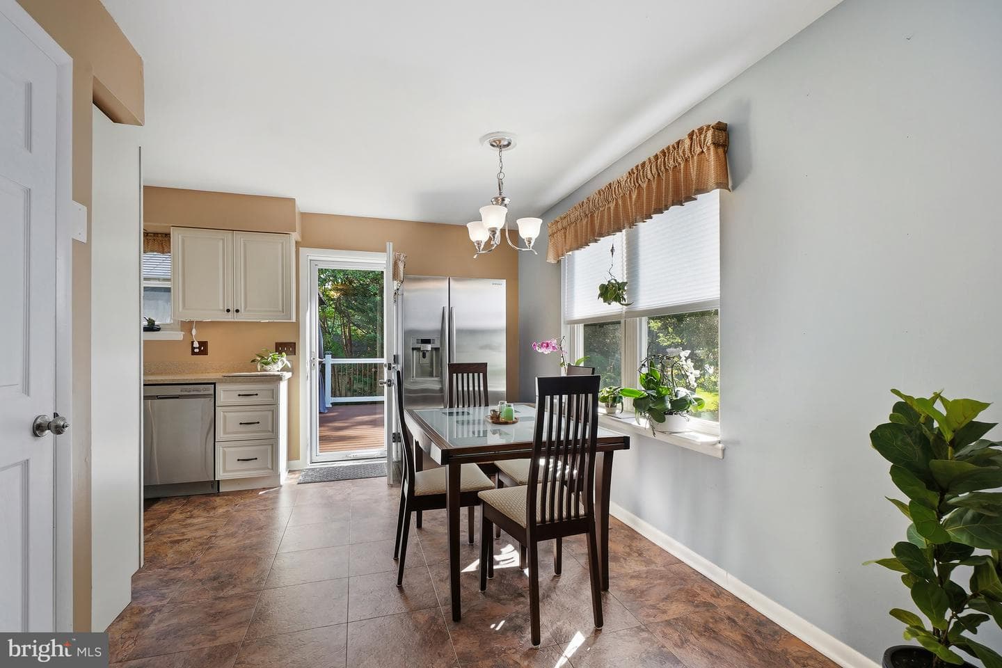 1721 Willis photo 6