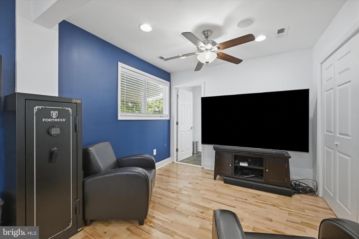 8612 Sandy Plains Road photo 16