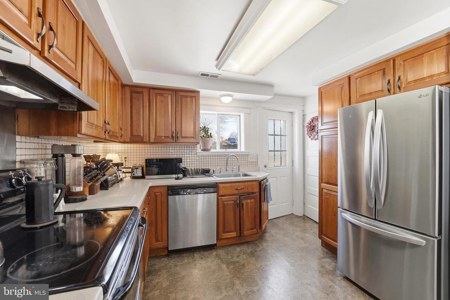 2200 Poplar Road photo 4