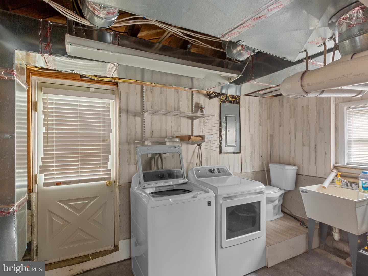 2109 Arlonne Drive photo 32