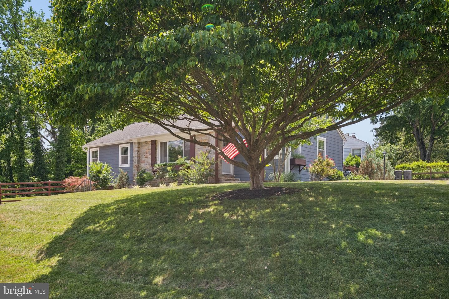 2015 Devere Lane photo 2