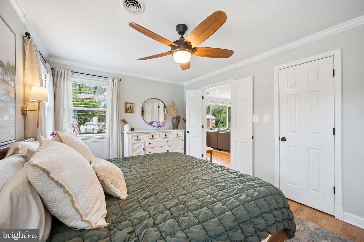 2015 Devere Lane photo 34