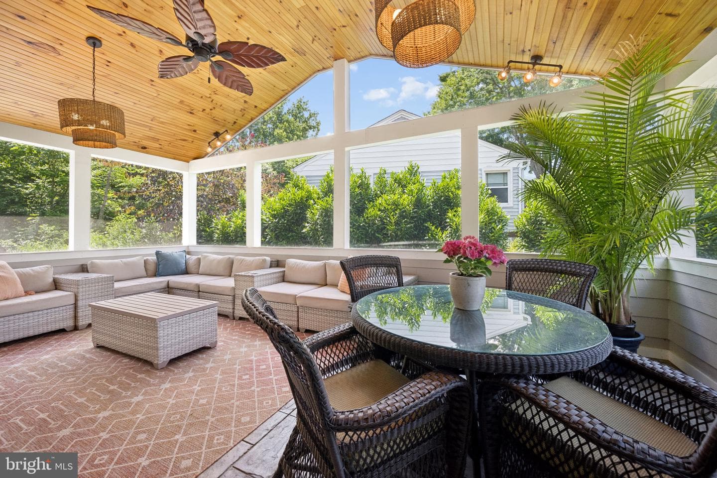 2015 Devere Lane photo 43