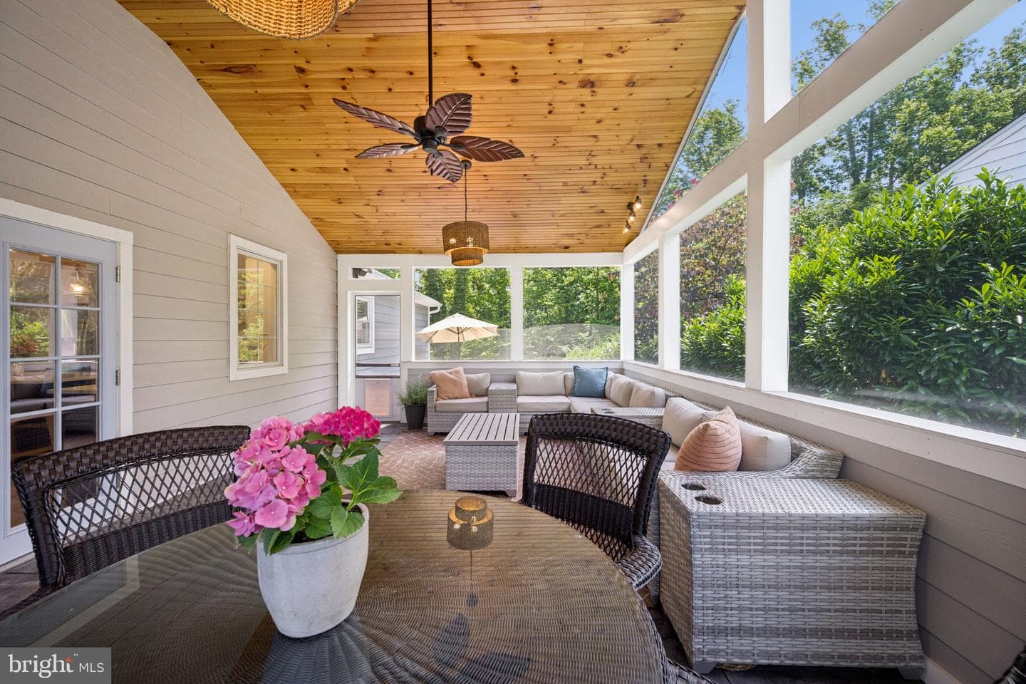 2015 Devere Lane photo 44