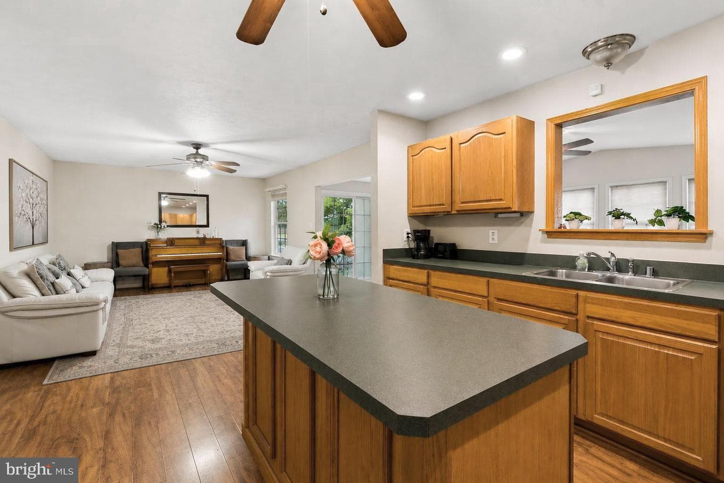 4725 Greencove photo 10