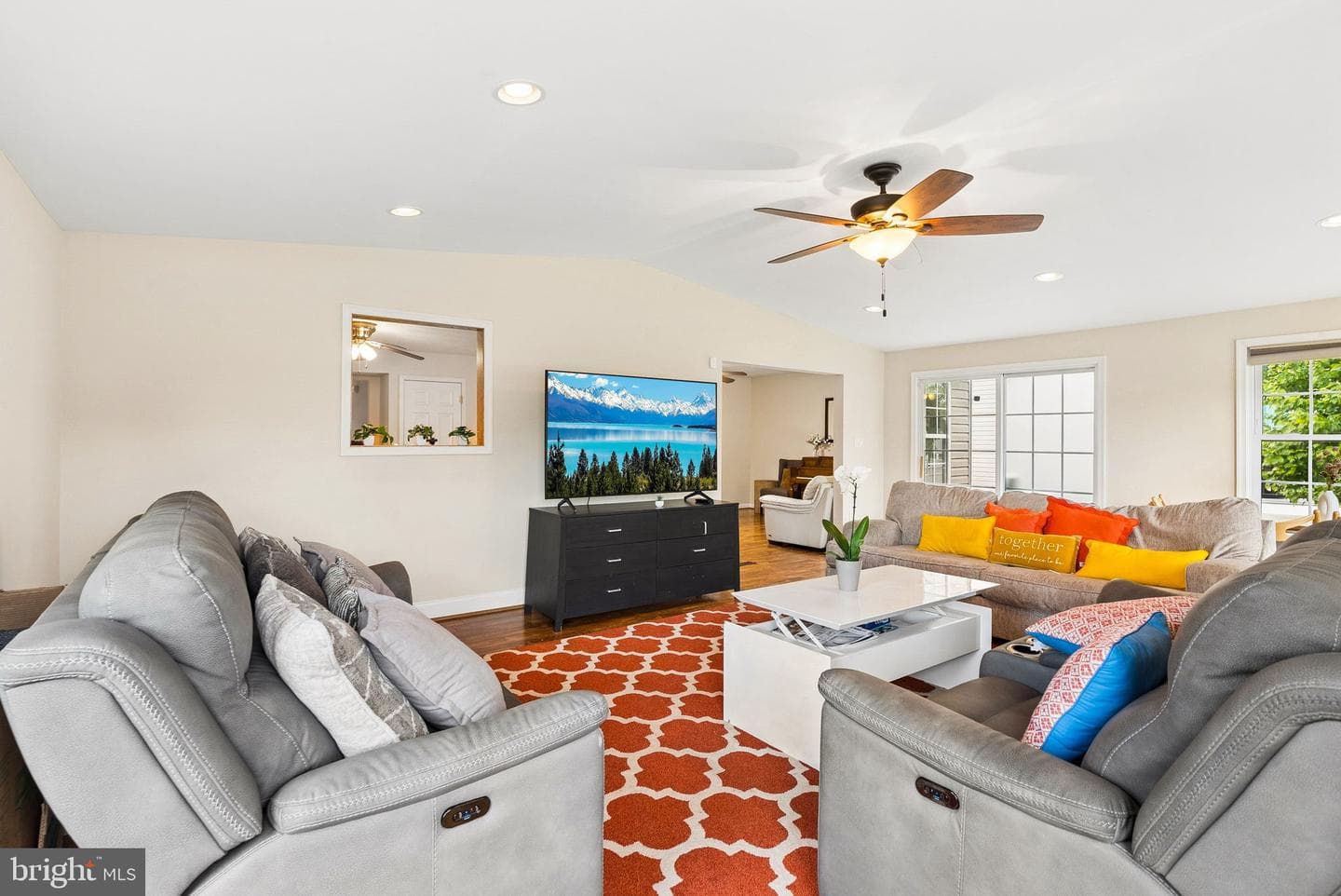 4725 Greencove photo 16