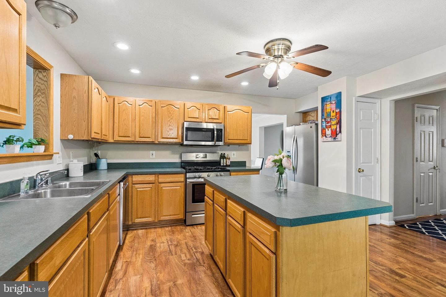 4725 Greencove photo 8
