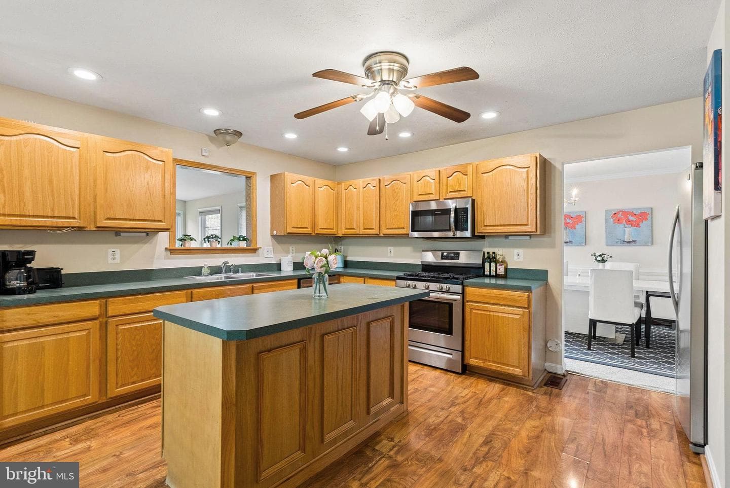 4725 Greencove photo 9